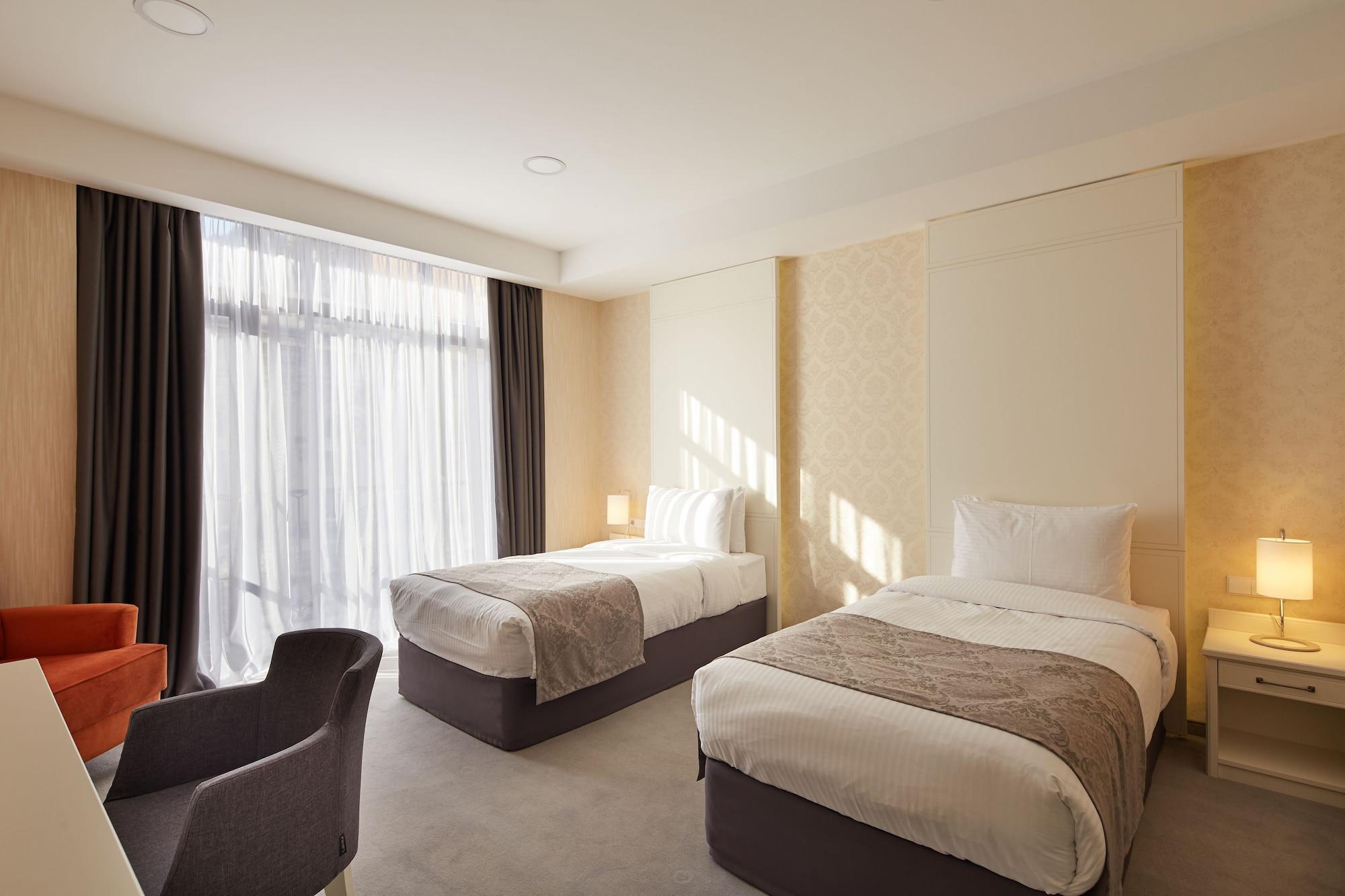 Gallery Palace Hotel Tbilisi Exterior photo